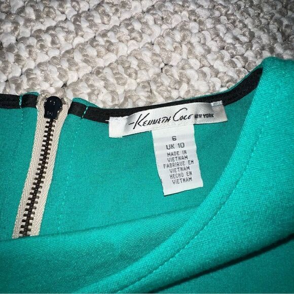 Kenneth Cole “Hilary” Sheath Bold Back Zip Dress, size 6 - Picture 12 of 14